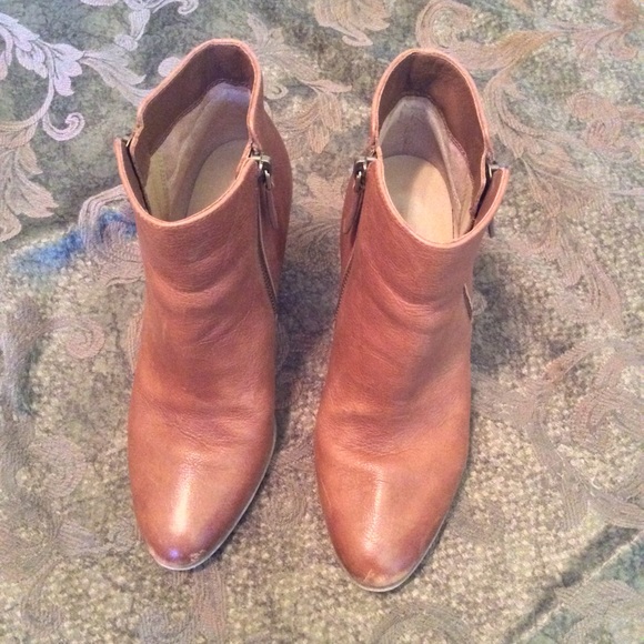 Michael Kors - Denver Ankle Boot - Picture 3 of 7